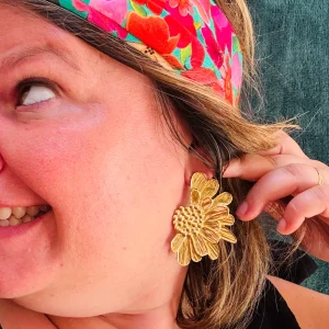 Boucle d'oreille Daisy - demi paquerette doré