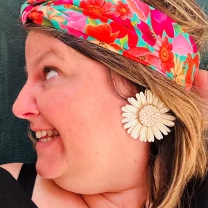 Boucle d'oreille Raphia - grosse pâquerette