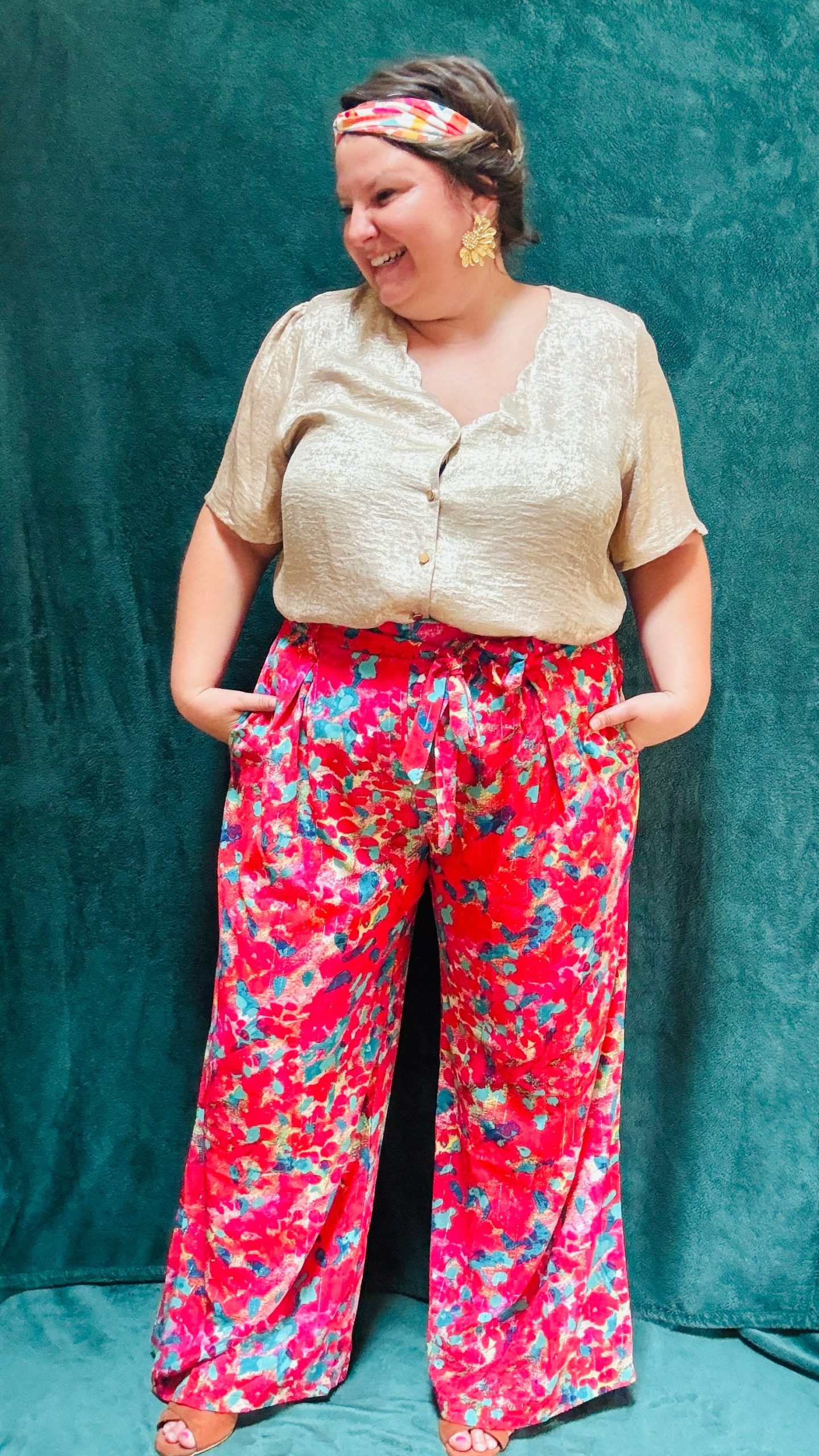 Top Ibiza- grande taille doré irrisé décolleté vague manche courte – Image 3