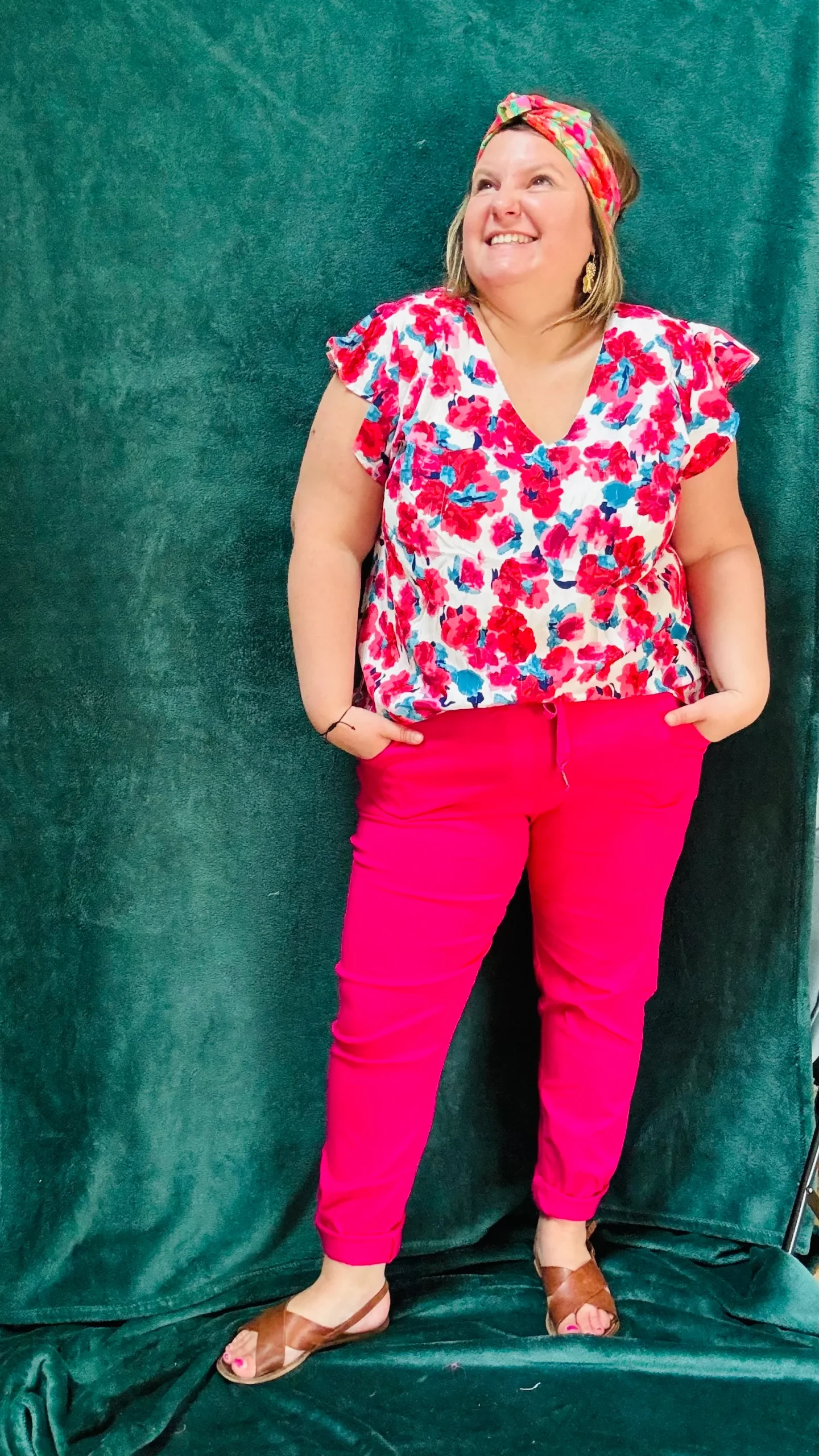 Top Suzane - grande taille motif fleuris rose et blanc – Image 9