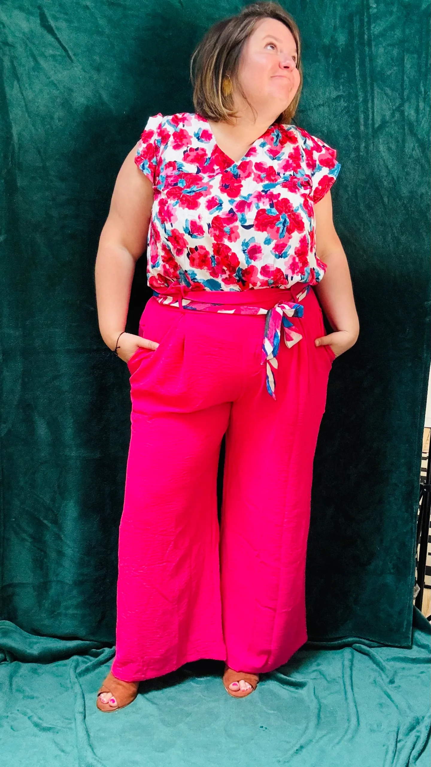 Top Suzane - grande taille motif fleuris rose et blanc – Image 8