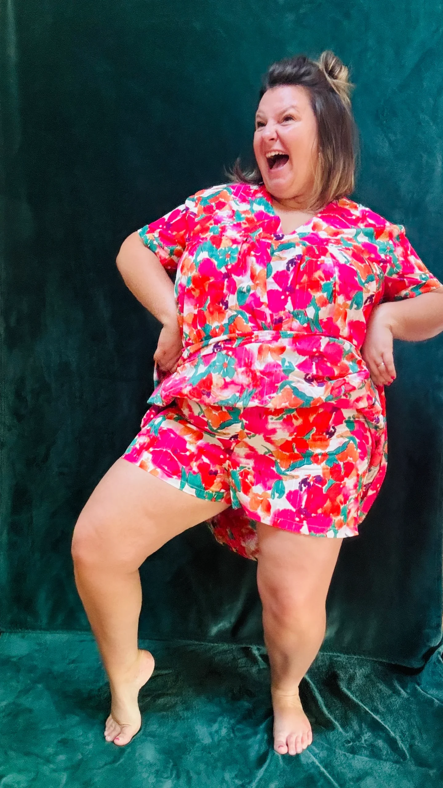 Robe "Short" Felicia grande taille motif fleuris colorés