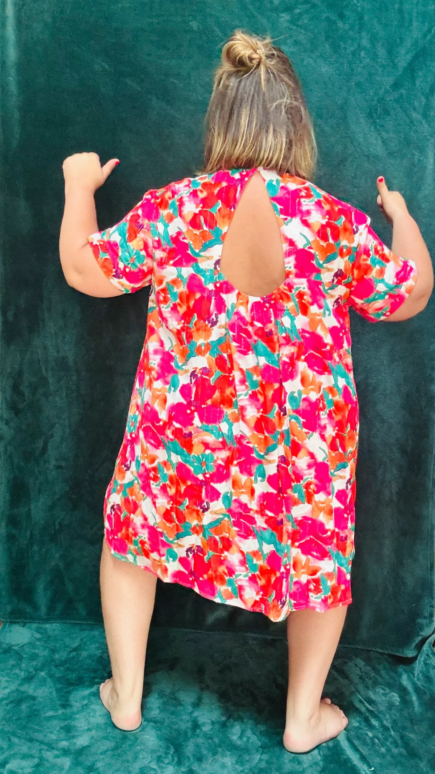 Robe "Short" Felicia grande taille motif fleuris colorés – Image 7