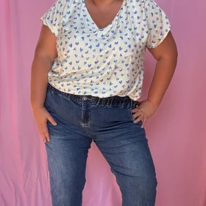 Top Joe - grande taille beige motifs coeurs bleu